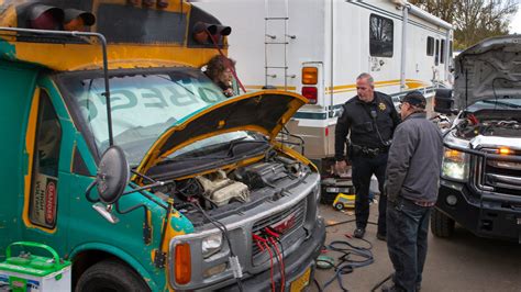 Eugene begins clearing longtime RV encampment in city's west end