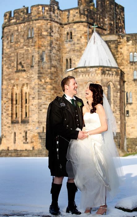 Alnwick Castle wedding photographs - weddingphotojournalist.co.uk/blog