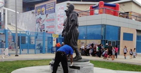 Jackie Robinson Statue Vandalized At Coney Island Ballpark - CBS New York