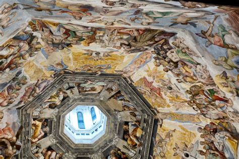 Interior of Il Duomo Cathedral Editorial Photo - Image of painting ...