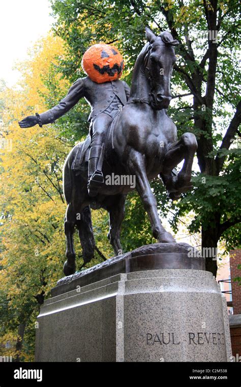 Paul revere statue boston hi-res stock photography and images - Alamy