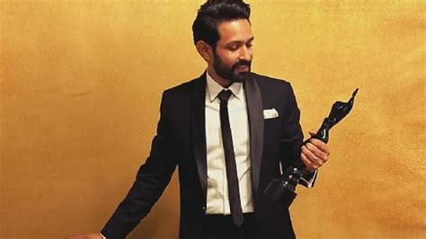 Filmfare Awards 2024: Vikrant Massey Thanked Jury After Receiving Best Actor Critics Award For ...