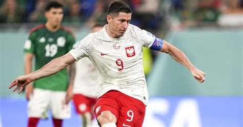 Poland boss tells Robert Lewandowski to 'digest' penalty miss after his ...