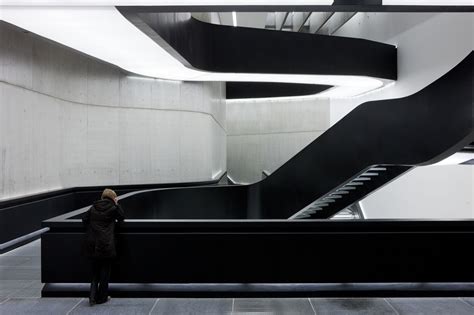 Gallery of MAXXI Museum / Zaha Hadid Architects - 10