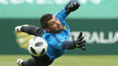 Ryans descend on Russia - Socceroos keeper reveals 27 family members at ...