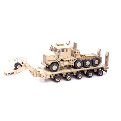 M1070 Heavy Equipment Transporter - Desert Color (1:72 Scale) — Motor City Classics