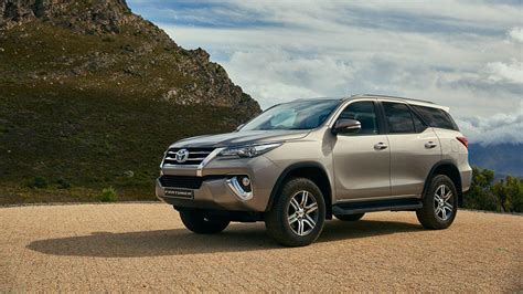 Toyota Fortuner Wallpapers - Top Free Toyota Fortuner Backgrounds - WallpaperAccess