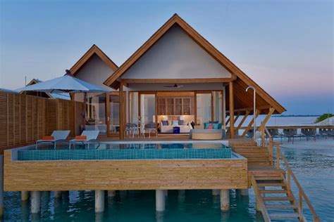 Maldives Overwater Villas construction updates