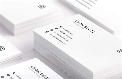 Free Minimal Elegant Business Card Template (PSD)