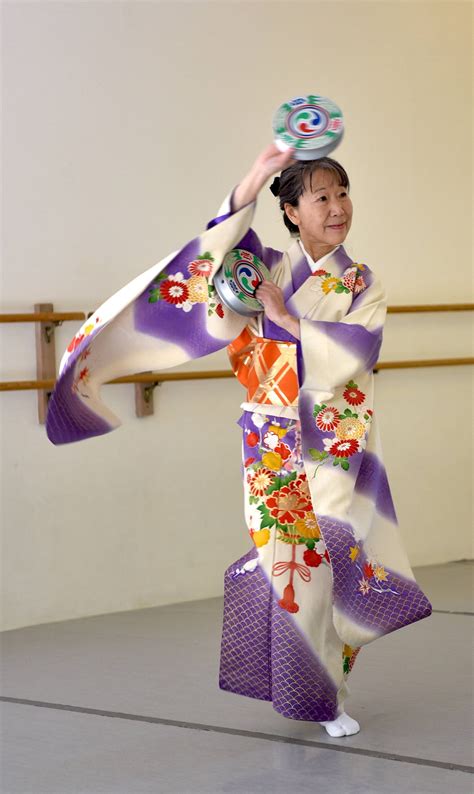 Traditional Japanese dance being taught on BI | Bainbridge Island Review