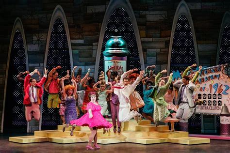 You can’t stop the beat as ‘Hairspray’ musical dazzles National Theatre ...