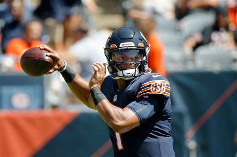 PHOTOS: Justin Fields debut with the Chicago Bears | Buckeyes Wire