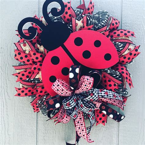 Lady bug Garden Decor, patio decor. #ladybug #frontporchdecor #gardendecoration | Ladybug wreath ...