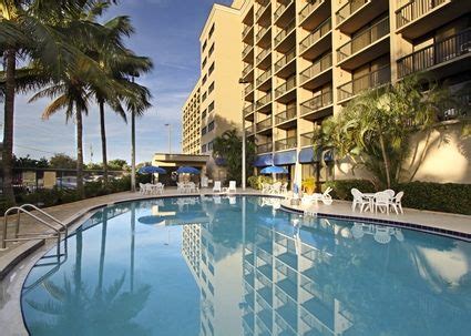 $219 - Port Canaveral Hotel w/ Free Airport Shuttle Hampton Inn Cocoa Beach