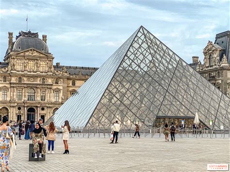 Fashion at the Louvre: the first fashion exhibition in the history of the Musée du Louvre ...