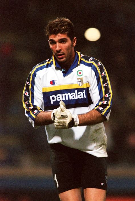 Football Player's Biography 7: Gianluigi Buffon