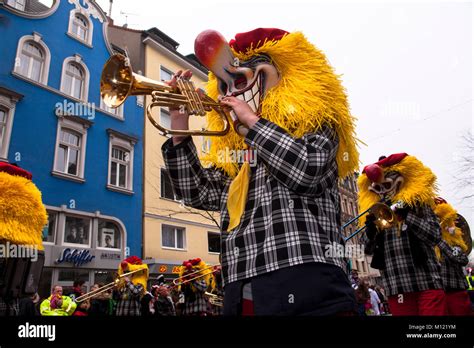 Germany, Cologne, carnival, carnival parade on Shrove Tuesday in the district Nippes ...