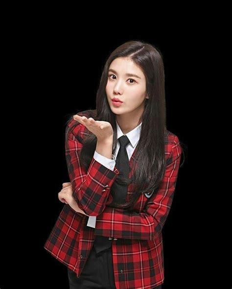 Kwon Eunbi Iz*one Wallpaper, Secret Song, Iz One Eunbi, Heart Iz, Color Iz, Famous Girls, Girl ...