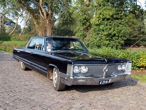 1966 Chrysler Imperial LeBaron - Information and photos - MOMENTcar