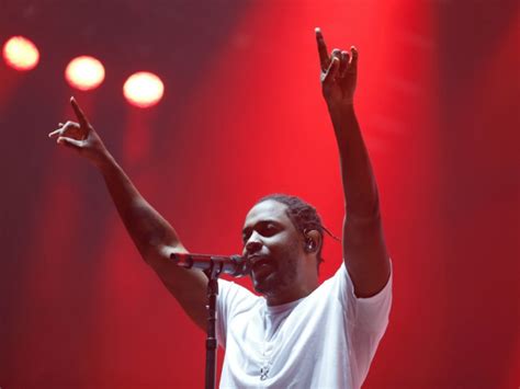 Kendrick Lamar Leads Phife Dawg Chant At Concert In Sydney, Australia | HipHopDX