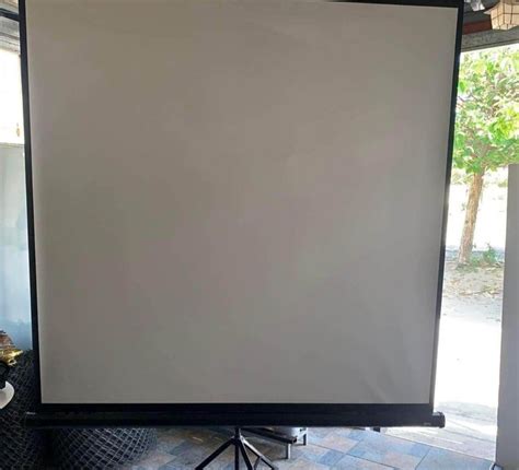 Projector White Screen, TV & Home Appliances, TV & Entertainment, Projectors on Carousell