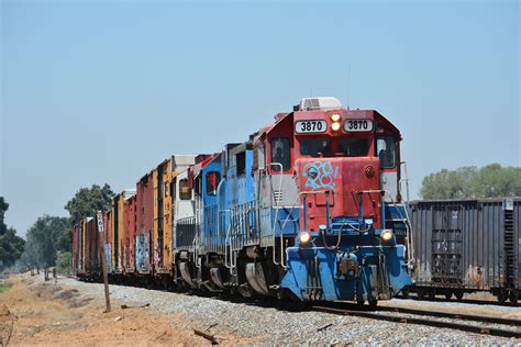 SJVR GP38-2 3870 | San Joaquin Valley Railroad in California… | William ...