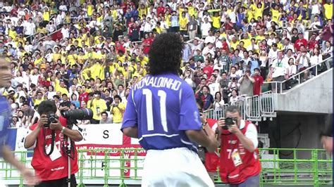 Ronaldinho amazing free kick goal Brazil - England WC 2002 - YouTube