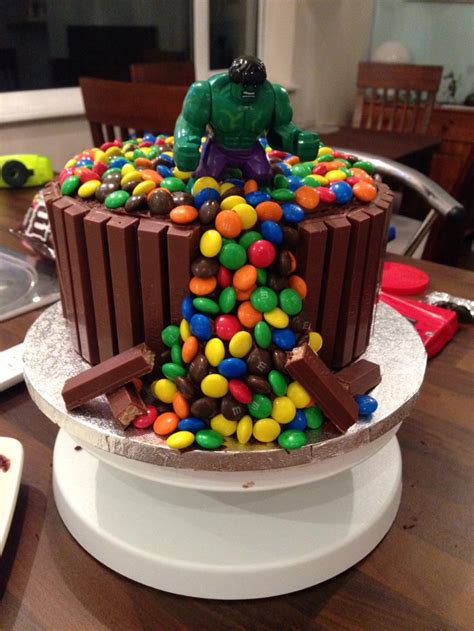 The 25+ best Hulk birthday cakes ideas on Pinterest | Hulk cakes, Hulk birthday parties and ...