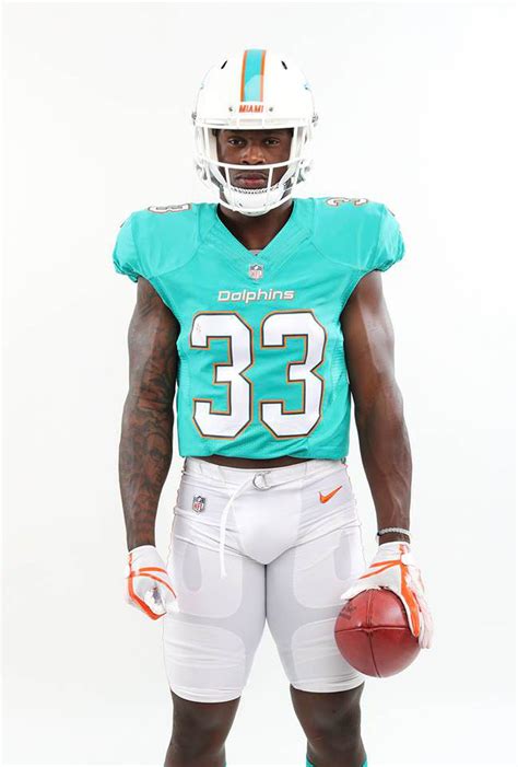 Dolphins rookies debut in new uniforms at NFLPA Rookie Premiere