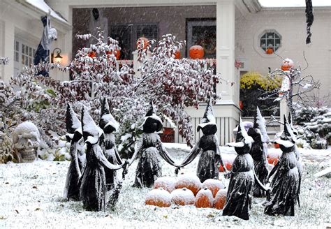 2019 is the snowiest Halloween in Chicago history -- and here’s the warmest, coldest and wettest ...