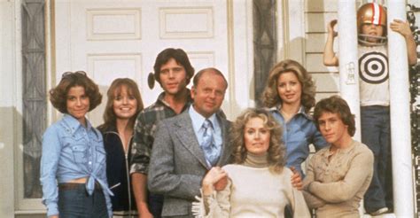 Eight Is Enough Season 5 - watch episodes streaming online