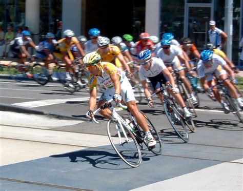 File:Robbie McEwen 2006 Bay Cycling Classic 1.jpg - Wikipedia