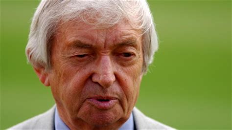 OBITUARY-Australia's 'voice of cricket' Richie Benaud - Eurosport