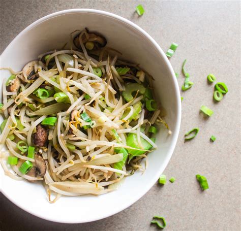 Bean Sprouts Stir Fry (Chow Mein) - Lisa G Cooks