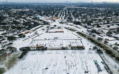 The Winter Storm, in Photos: How Texans Are Surviving the Historic ...