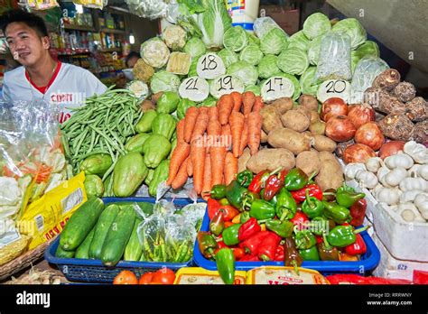 Food market philippines hi-res stock photography and images - Alamy