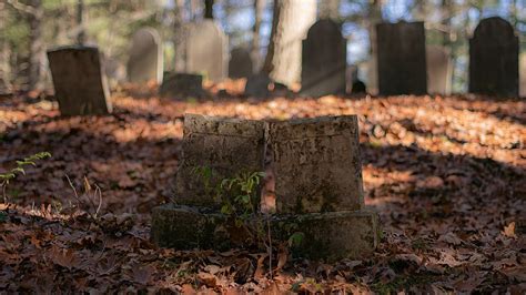 4 Arkansas Cemeteries with the Most Intriguing Ghost Stories