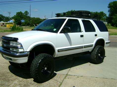 Chevrolet Blazer Lifted - amazing photo gallery, some information and specifications, as well as ...