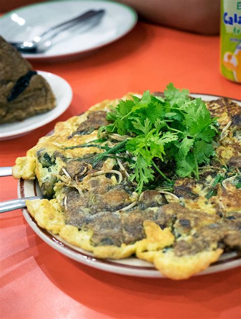 Eating our way around Binondo, Chinatown Food Tour in Manila | Belly Rumbles