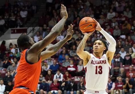 Past and present Auburn football stars react to hoops win over Alabama