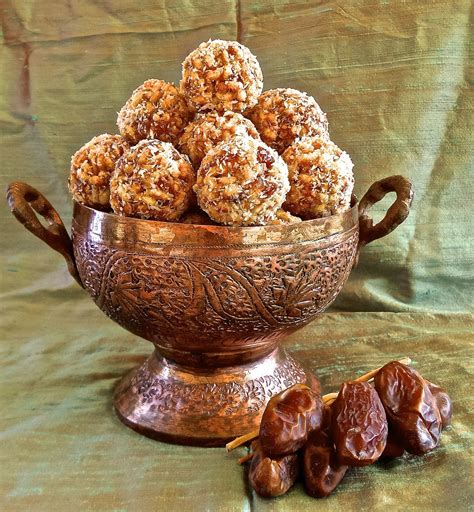 Keep Calm & Curry On: Date and Crispy Rice Laddoos