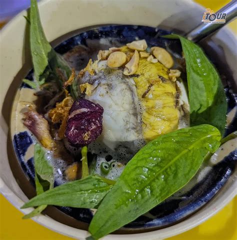 Try a Balut - Fertilized Duck Embryo in Vietnam - i Tour Vietnam Travel Guides