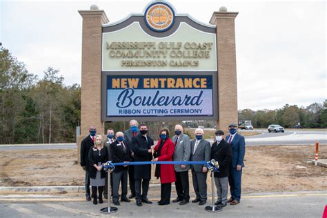 MGCCC Perkinston Campus cuts ribbons for new facility, entrance - Mississippi Gulf Coast ...