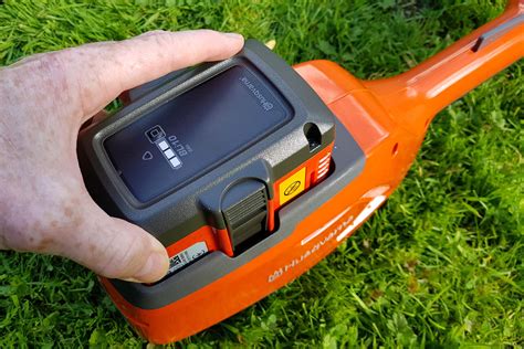 Husqvarna 115iL Cordless Grass Trimmer Review | Trusted Reviews