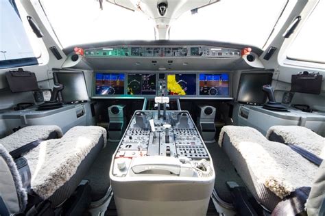 Photo Tour of the Bombardier CSeries at the Dubai Airshow : AirlineReporter