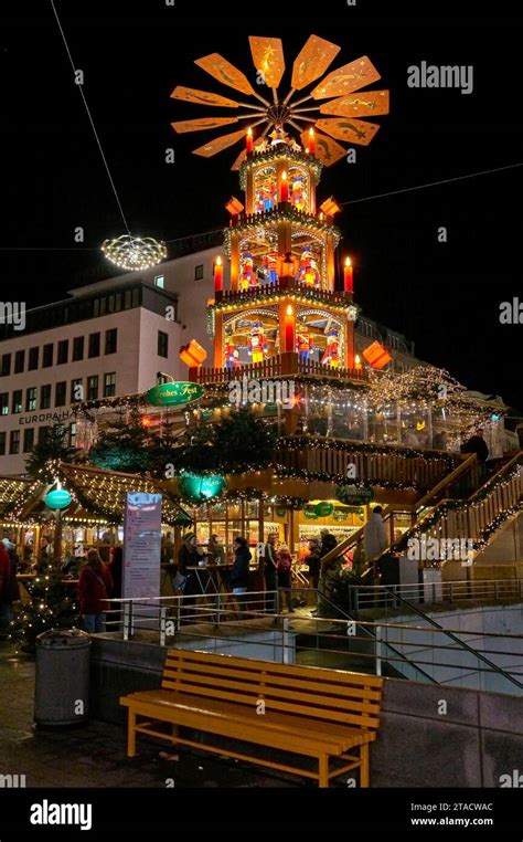 Weihnachtsmarkt auf dem Kröpcke. Hannover, 29.11.2023 *** Christmas ...