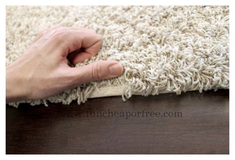 Carpet binding http://funcheaporfree.com/savvy-saturday-projects-make-your-own/ Area Rugs Diy ...