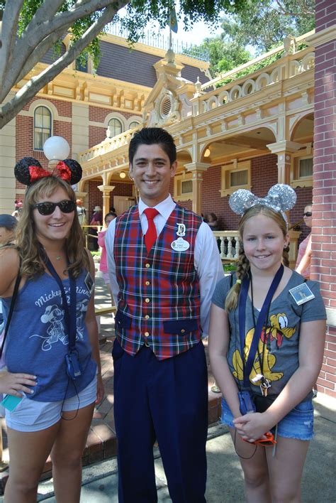 Fabulous Disney Tour Guide! #disneyland