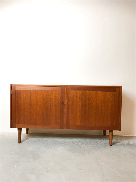 Nätt sideboard i teak • Reformfurniture