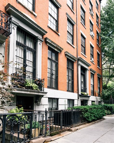 Manhattan neighborhoods: East Village living, shopping, and real estate ...